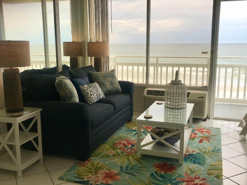 Beachfront Bliss - At Symphony Club Holiday home *
